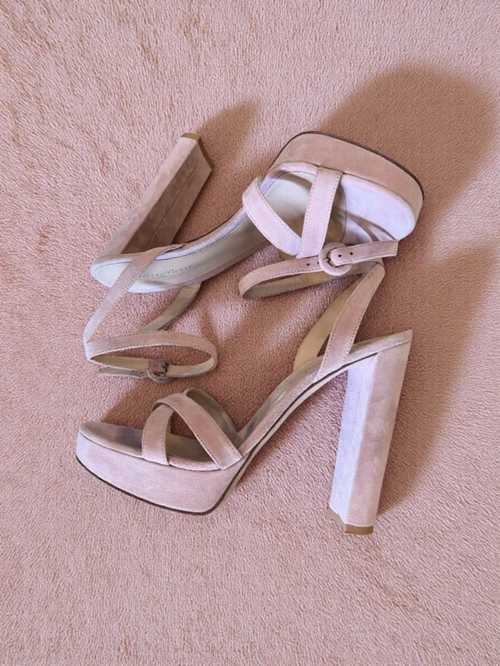 Gianvito Rossi Pink Platform Sandal in Dahlia Ballet Pink Suede